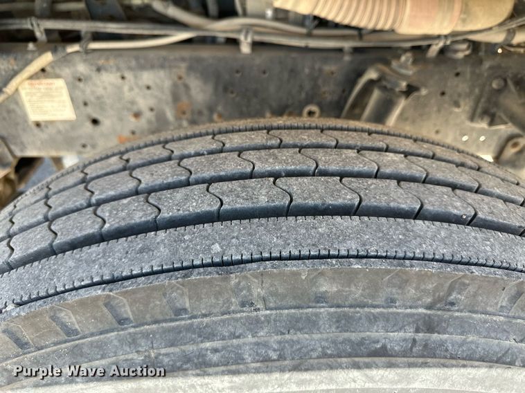 image for item NY9061 1993 UD Nissan UD3000  dump flatbed truck