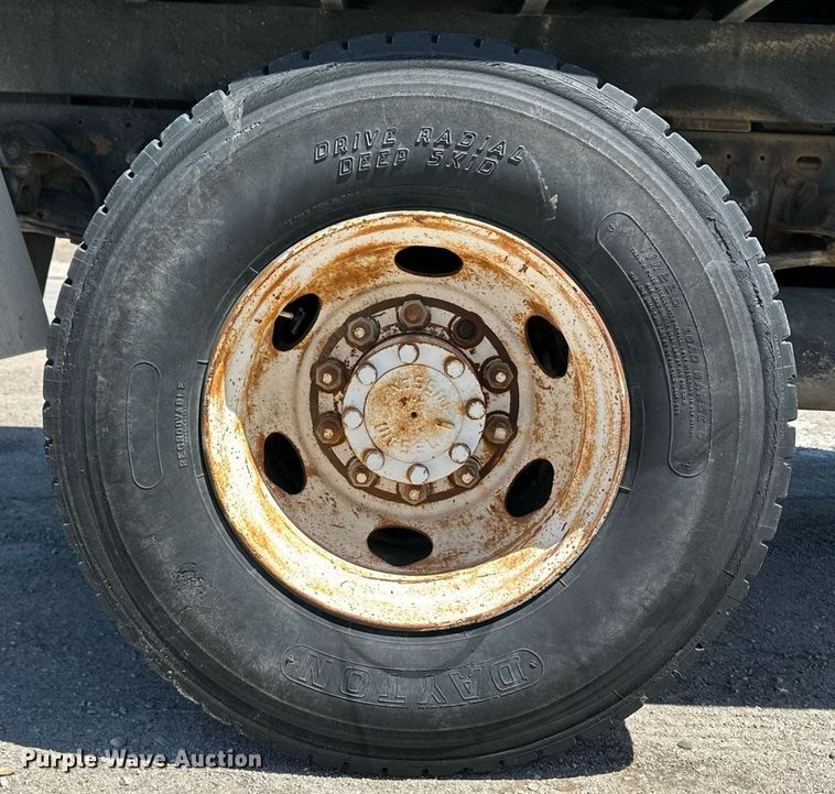 image for item NY9061 1993 UD Nissan UD3000  dump flatbed truck