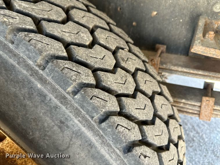 image for item NY9061 1993 UD Nissan UD3000  dump flatbed truck