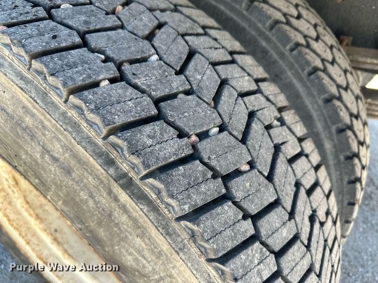 image for item NY9061 1993 UD Nissan UD3000  dump flatbed truck