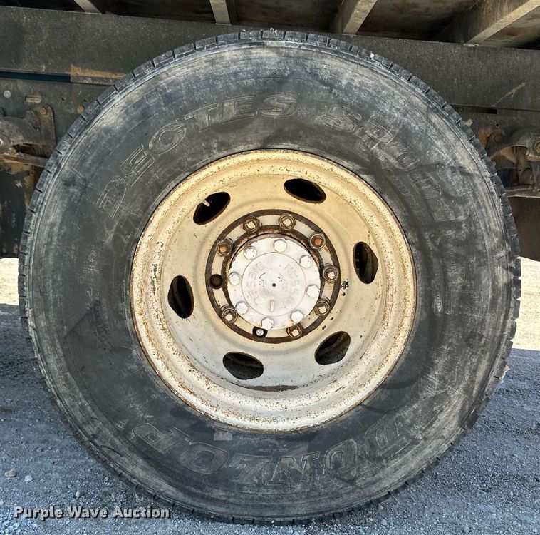 image for item NY9061 1993 UD Nissan UD3000  dump flatbed truck