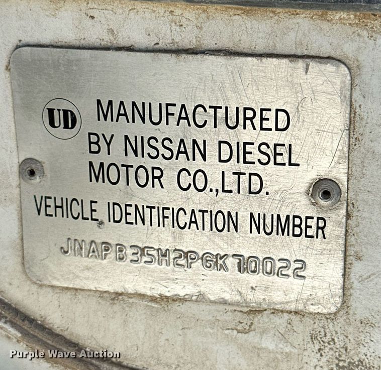 image for item NY9061 1993 UD Nissan UD3000  dump flatbed truck