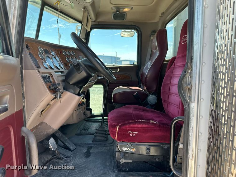 image for item NY9062 2006 Peterbilt 379  semi truck