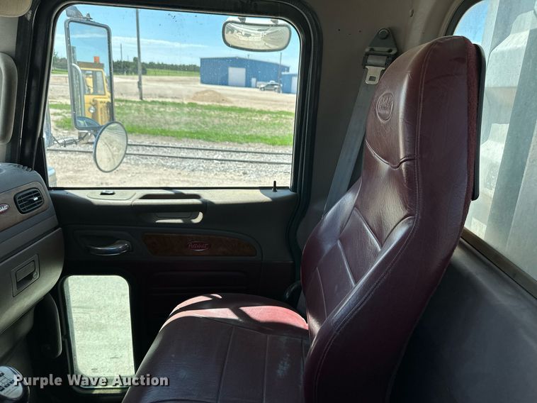 image for item NY9062 2006 Peterbilt 379  semi truck