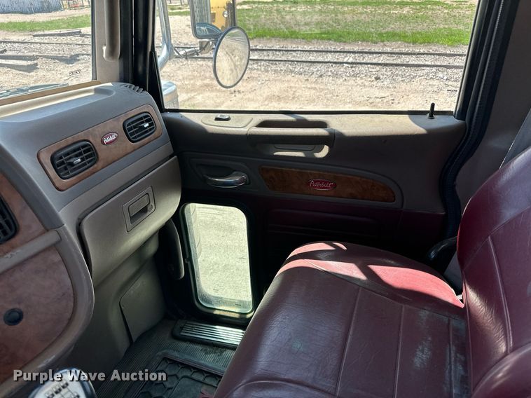 image for item NY9062 2006 Peterbilt 379  semi truck