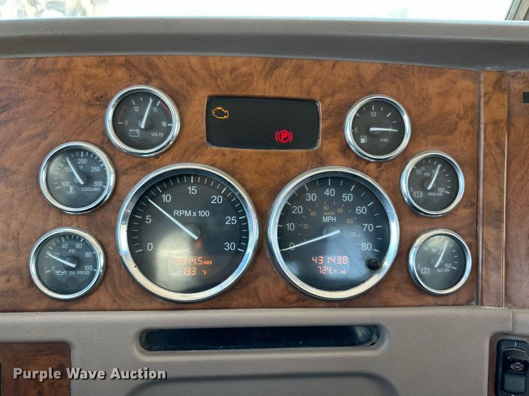 image for item NY9062 2006 Peterbilt 379  semi truck