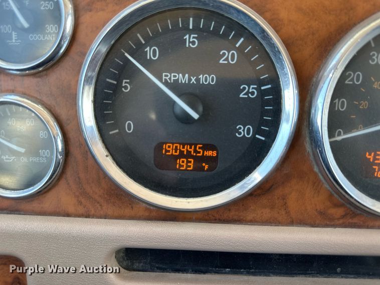 image for item NY9062 2006 Peterbilt 379  semi truck