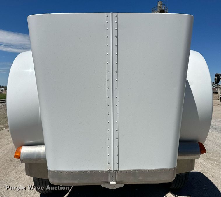 image for item NY9062 2006 Peterbilt 379  semi truck