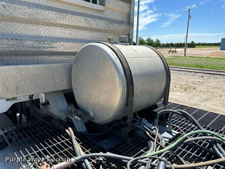 image for item NY9062 2006 Peterbilt 379  semi truck