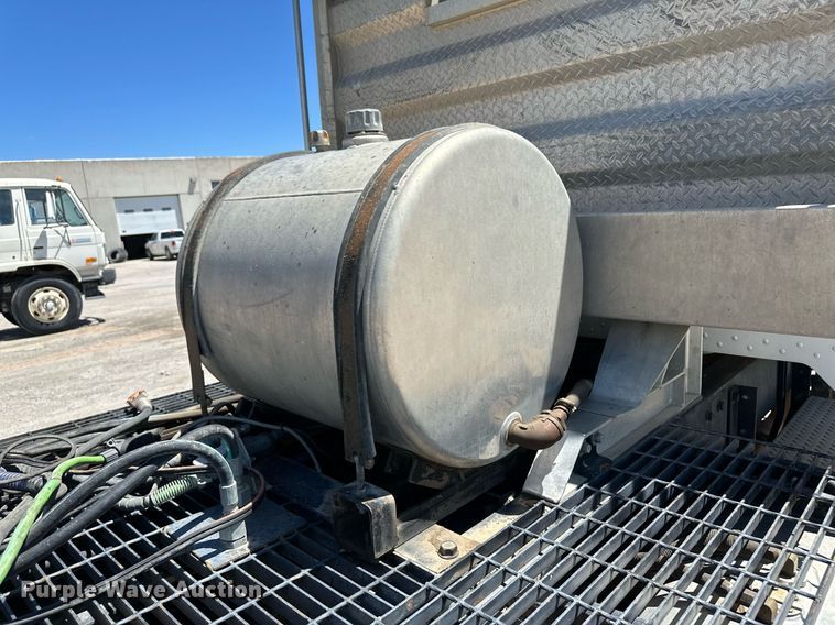 image for item NY9062 2006 Peterbilt 379  semi truck