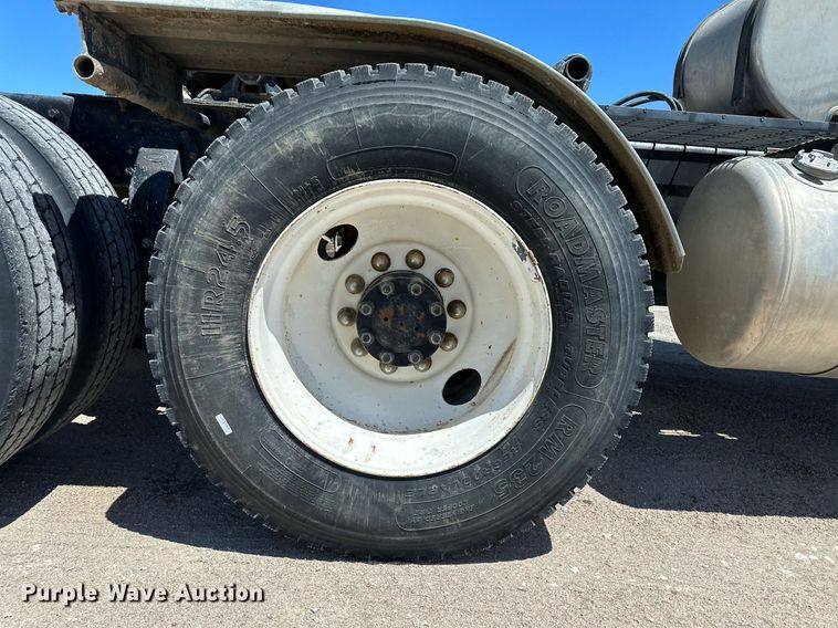 image for item NY9062 2006 Peterbilt 379  semi truck