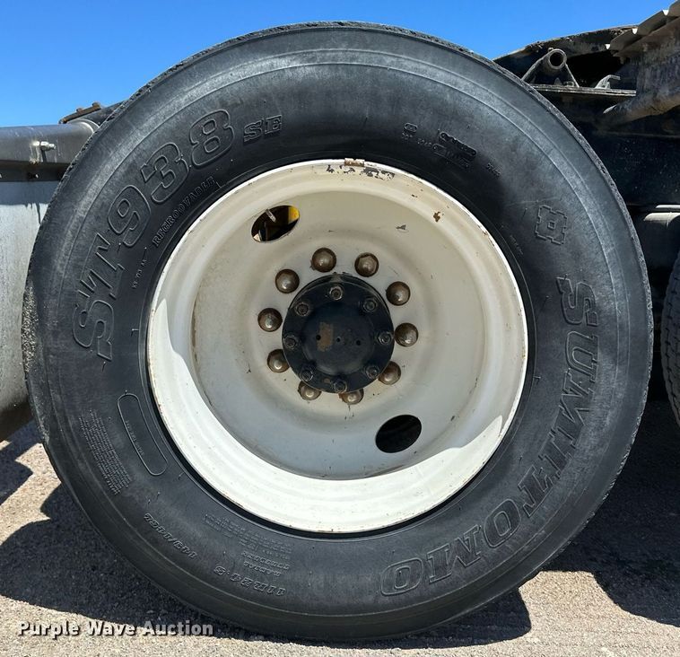 image for item NY9062 2006 Peterbilt 379  semi truck