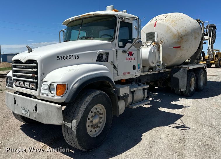image for item NY9063 2005 Mack CV513  ready mix truck