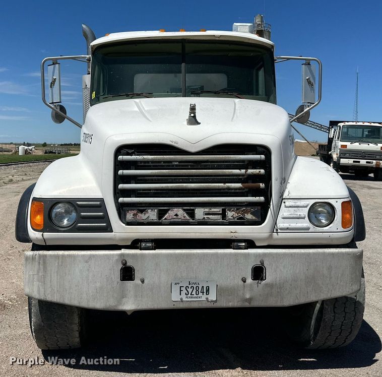 image for item NY9063 2005 Mack CV513  ready mix truck