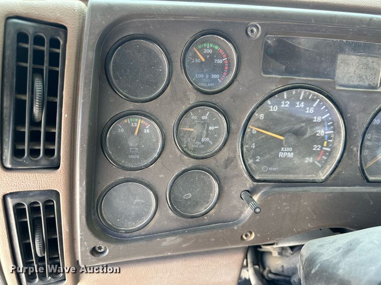 image for item NY9063 2005 Mack CV513  ready mix truck