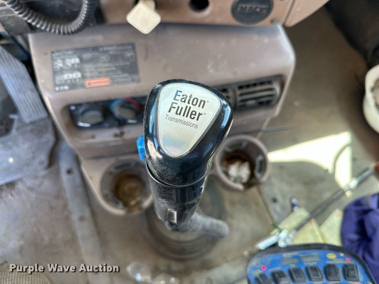 image for item NY9063 2005 Mack CV513  ready mix truck