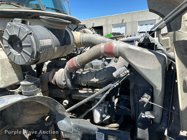 image for item NY9063 2005 Mack CV513  ready mix truck