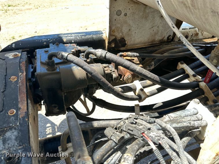 image for item NY9063 2005 Mack CV513  ready mix truck