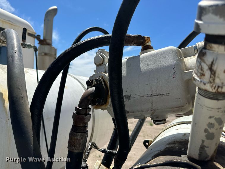 image for item NY9063 2005 Mack CV513  ready mix truck