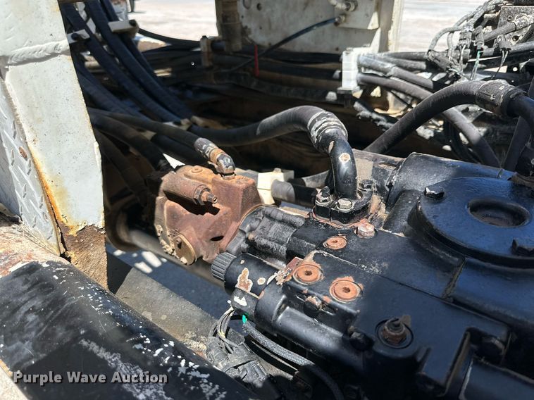 image for item NY9063 2005 Mack CV513  ready mix truck