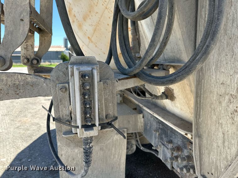 image for item NY9063 2005 Mack CV513  ready mix truck