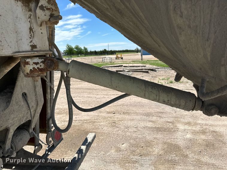 image for item NY9063 2005 Mack CV513  ready mix truck