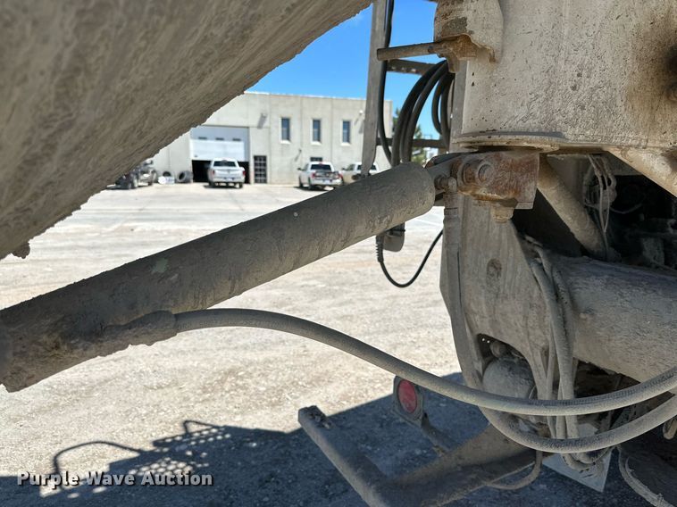 image for item NY9063 2005 Mack CV513  ready mix truck