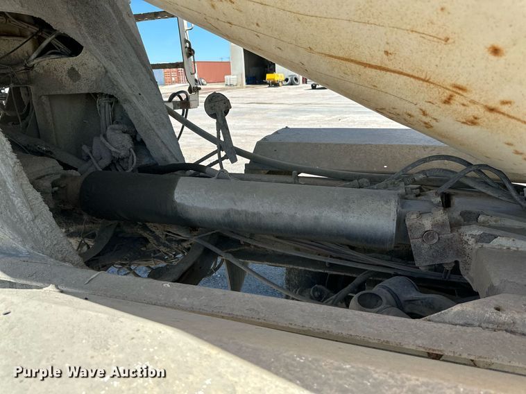 image for item NY9063 2005 Mack CV513  ready mix truck