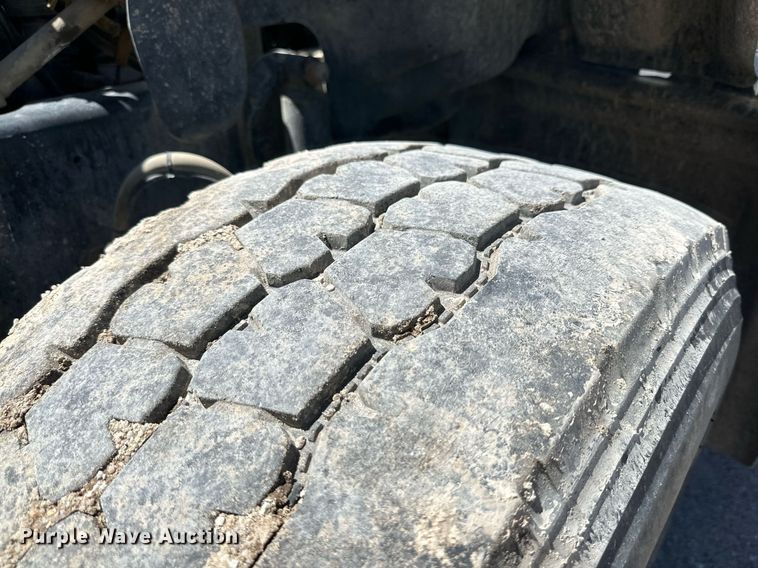 image for item NY9063 2005 Mack CV513  ready mix truck