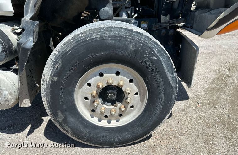 image for item NY9063 2005 Mack CV513  ready mix truck