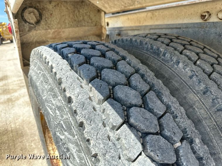 image for item NY9063 2005 Mack CV513  ready mix truck