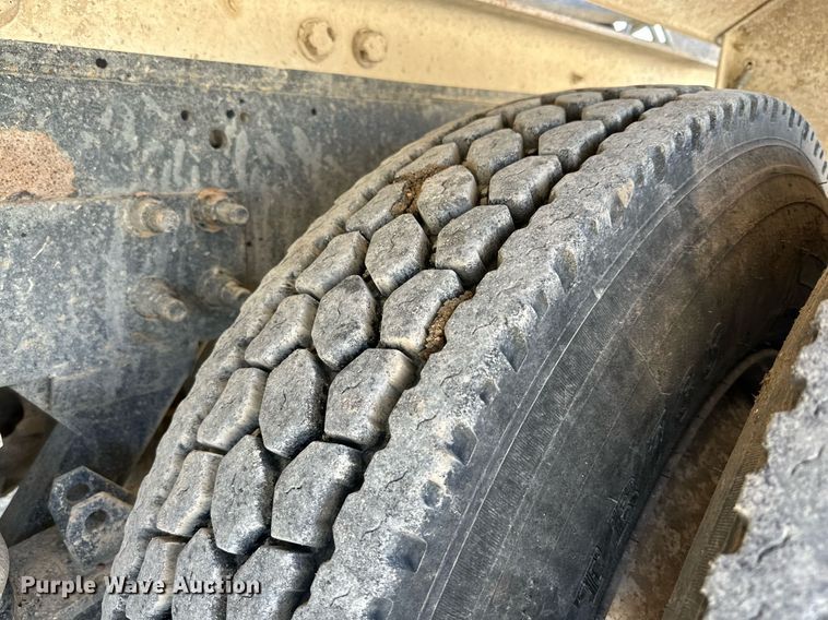 image for item NY9063 2005 Mack CV513  ready mix truck