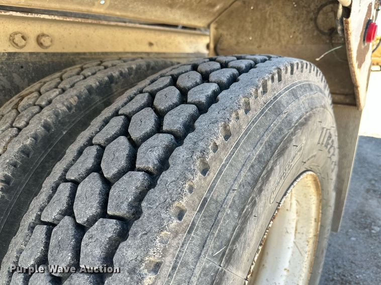 image for item NY9063 2005 Mack CV513  ready mix truck