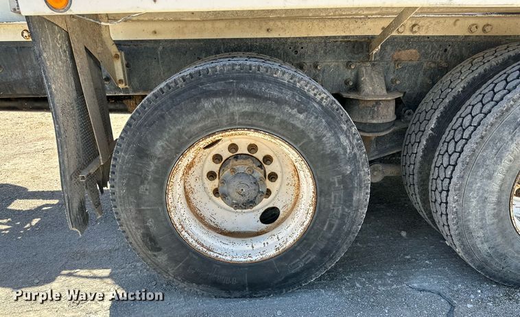 image for item NY9063 2005 Mack CV513  ready mix truck