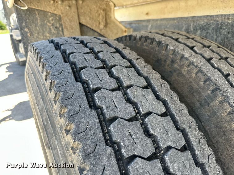 image for item NY9063 2005 Mack CV513  ready mix truck