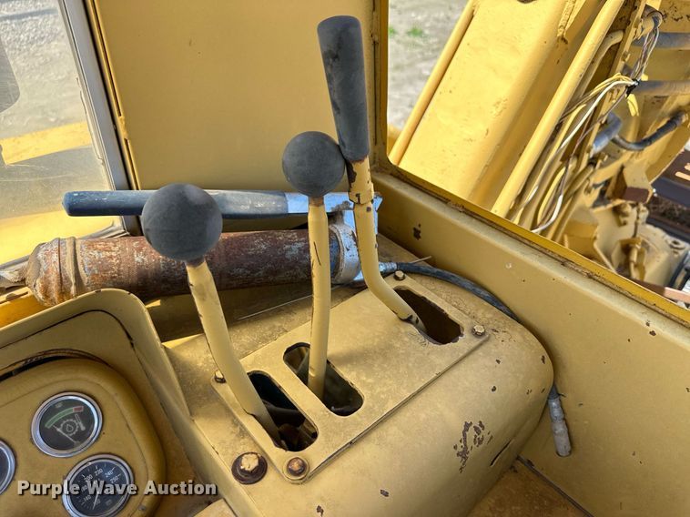 image for item NY9064 1970 Caterpillar 613  elevating scraper