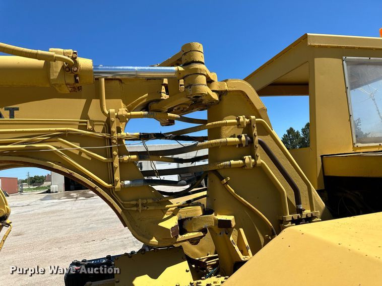 image for item NY9064 1970 Caterpillar 613  elevating scraper