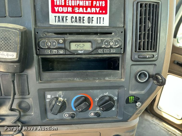 image for item NY9065 2007 Mack CTP713  ready mix truck