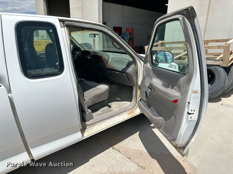 image for item NY9066 1997 Ford F150 XL  SuperCab pickup truck