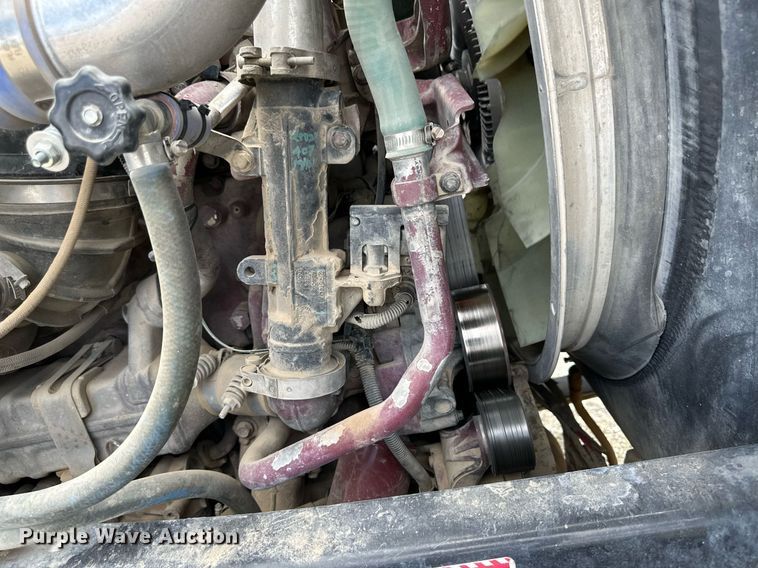 image for item NY9069 2012 Mack CHU613  semi truck