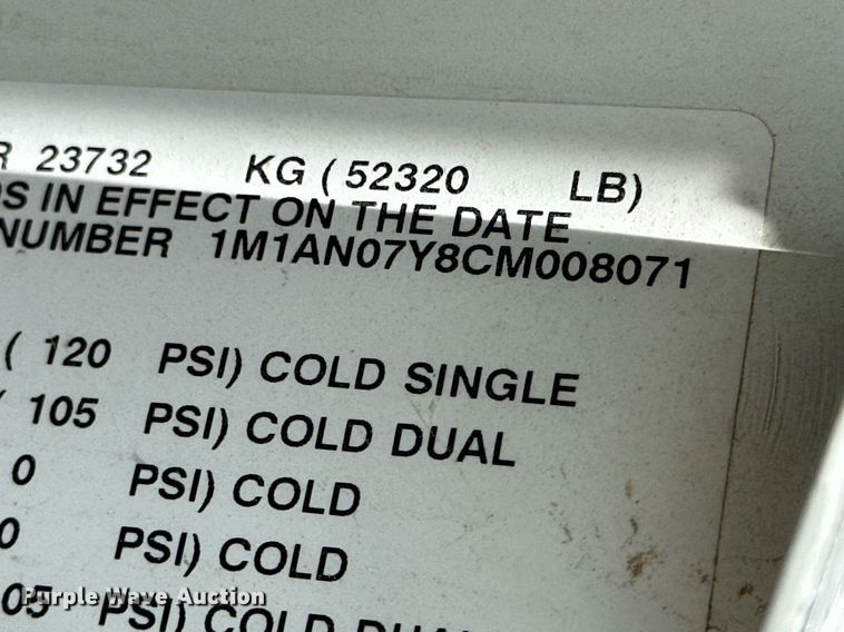 image for item NY9069 2012 Mack CHU613  semi truck