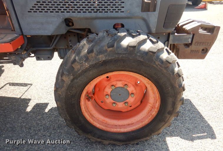 image for item AF9688 Kubota L3830D  MFWD tractor