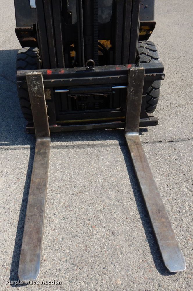 image for item AF9689 Yale GLP040 AFNUAE084  forklift
