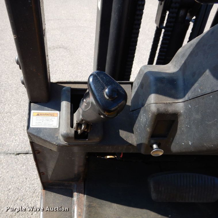 image for item AF9689 Yale GLP040 AFNUAE084  forklift