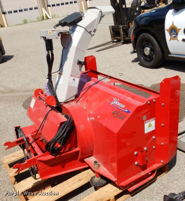 image for item AF9690 2019 Ventrac 4500Z  compact tractor