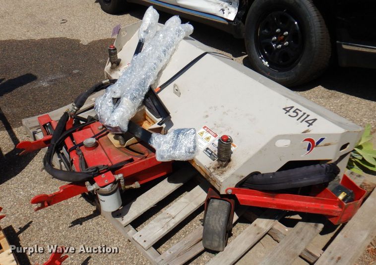 image for item AF9690 2019 Ventrac 4500Z  compact tractor