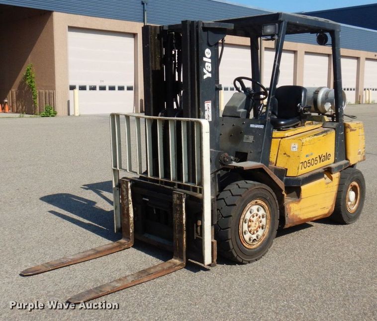 image for item AF9691 Yale GLP070LGNGBE083  forklift