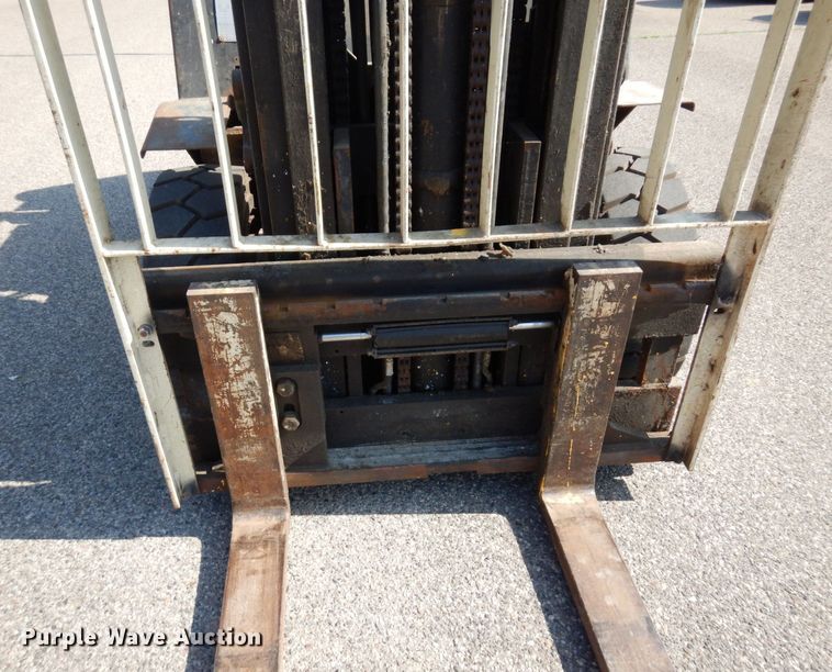 image for item AF9691 Yale GLP070LGNGBE083  forklift