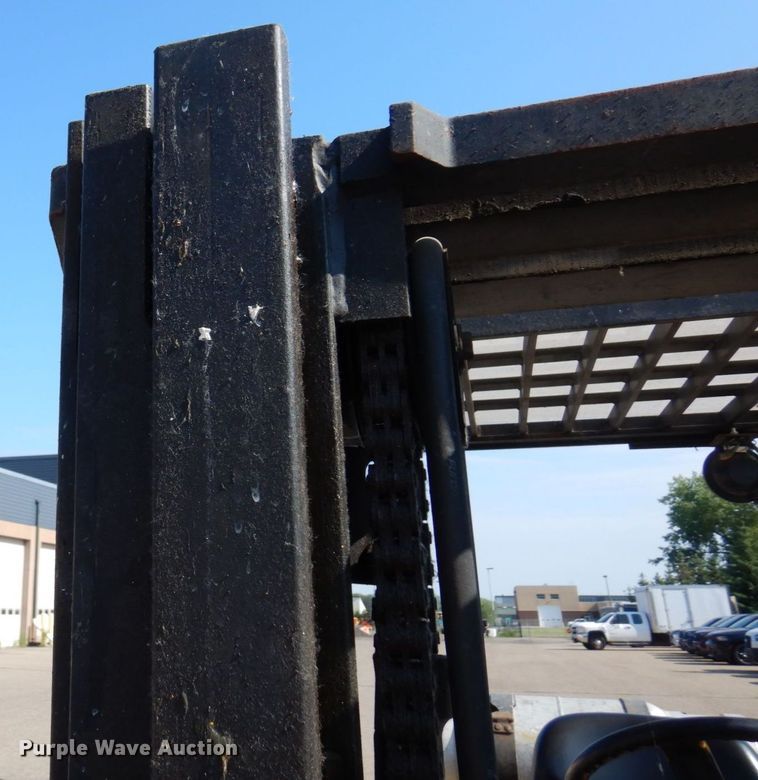 image for item AF9691 Yale GLP070LGNGBE083  forklift