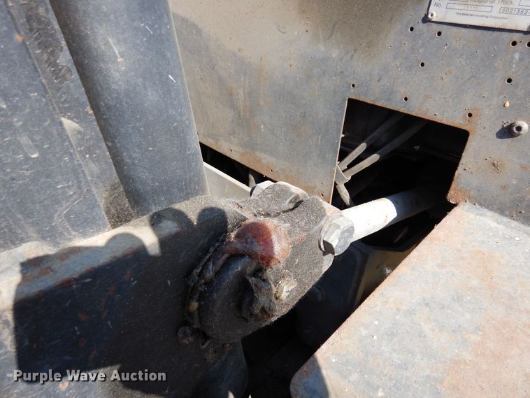 image for item AF9691 Yale GLP070LGNGBE083  forklift